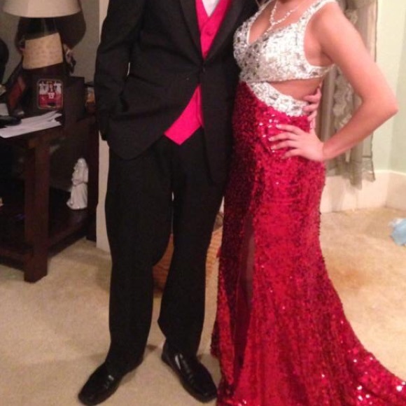 Prom dress - Picture 1 of 2