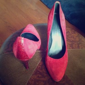 Donald J. Pliner Red Pumps