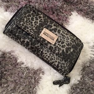 Kenneth Cole reaction wallet.