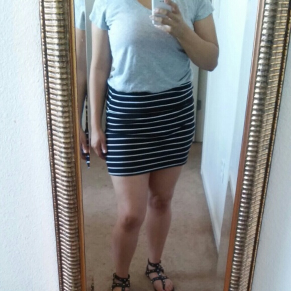 Skirt - Picture 2 of 3