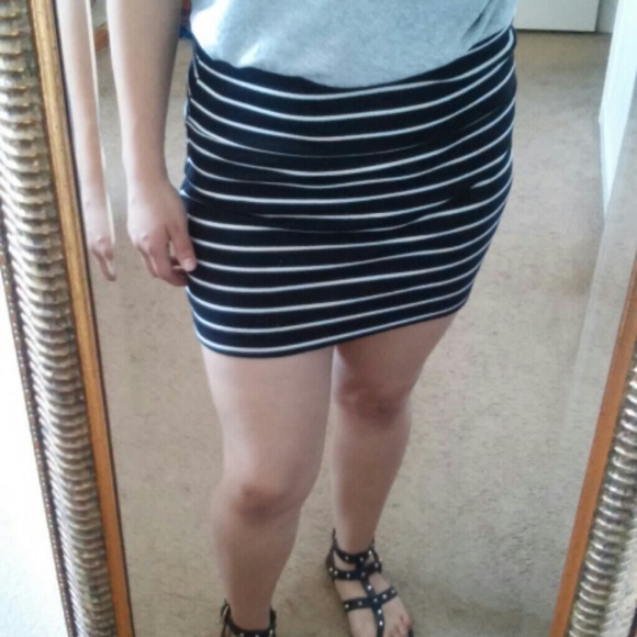 Skirt - Picture 3 of 3