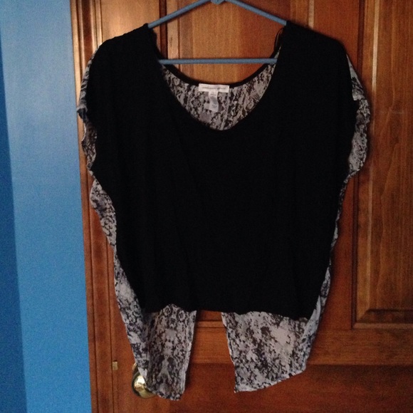 Black crop tee with chiffon open back