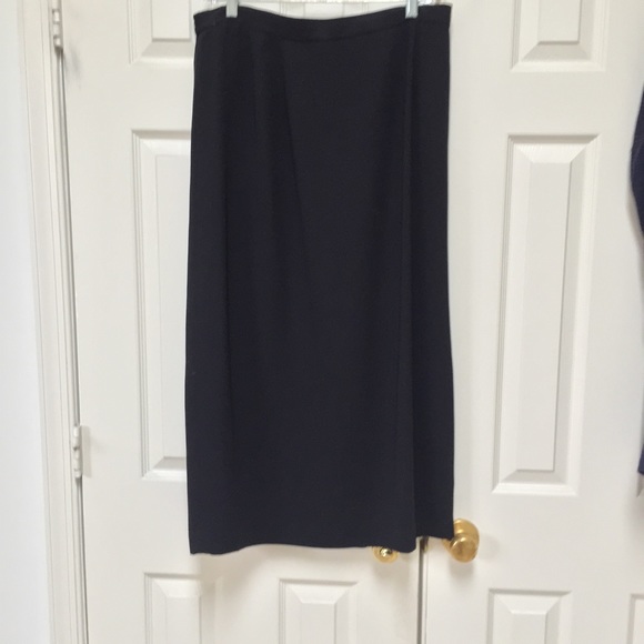 Gorgeous black skirt - never worn - no tags.