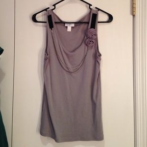 ⭐️Cute dressy Loft tank⭐️