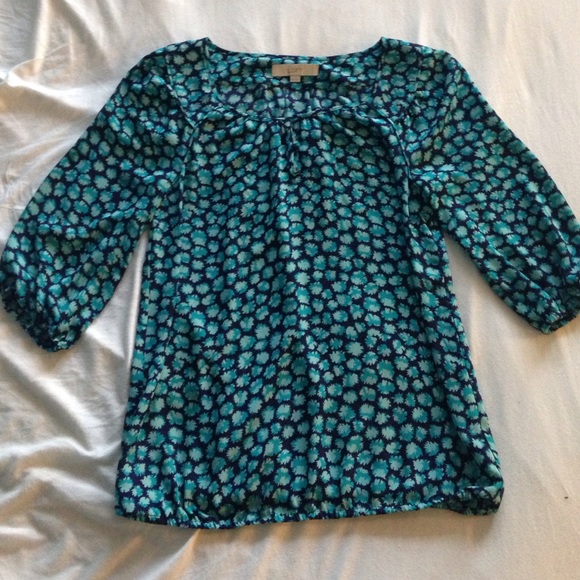SOLD 💎B2G1💎 LOFT Blue Floral Blouse - Picture 2 of 4