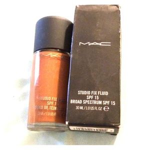 MAC Studio Fix Fluid liquid foundation with SPF 15