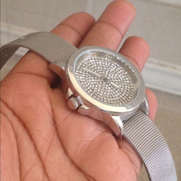 Watch - Picture 1 of 4