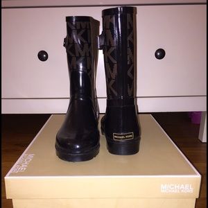 Michael Kors Mid Rainboots