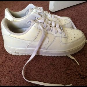 Nike air forces shoes only worn four times