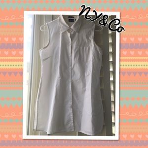 SALE!! ❄️❄️❄️NY&CO White Collared Sleeveless Shirt
