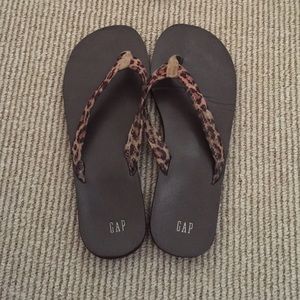 Gap flip flops