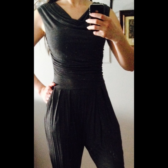 Sisi Other - Dark grey jumpsuit.