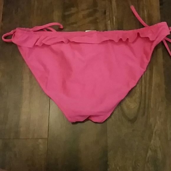 Bikini - Picture 2 of 4