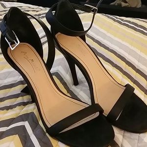 Anne Michelle black heels 8.5