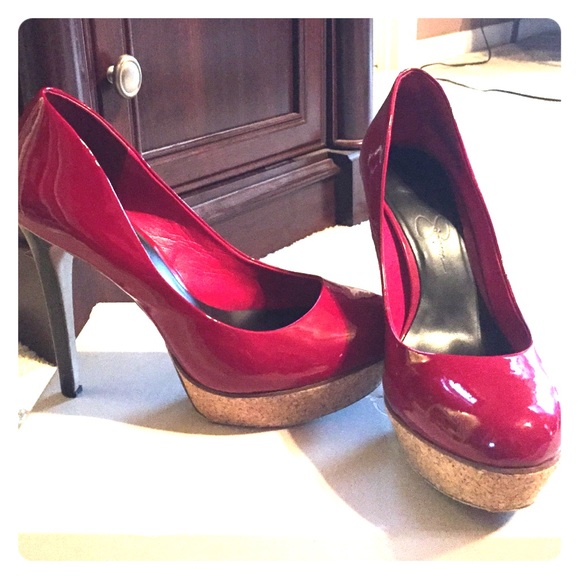 Jessica Simpson pumps