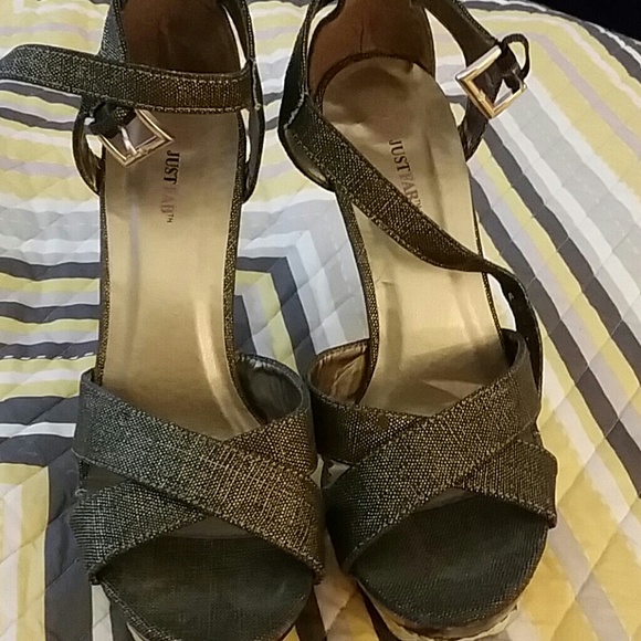 Reserved for @chelbsn Just Fab platform heels