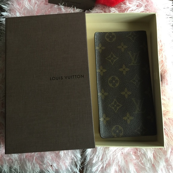 SOLD SOLD SOLD!!! CHECKBOOK AND CREDIT CARD HOLDER