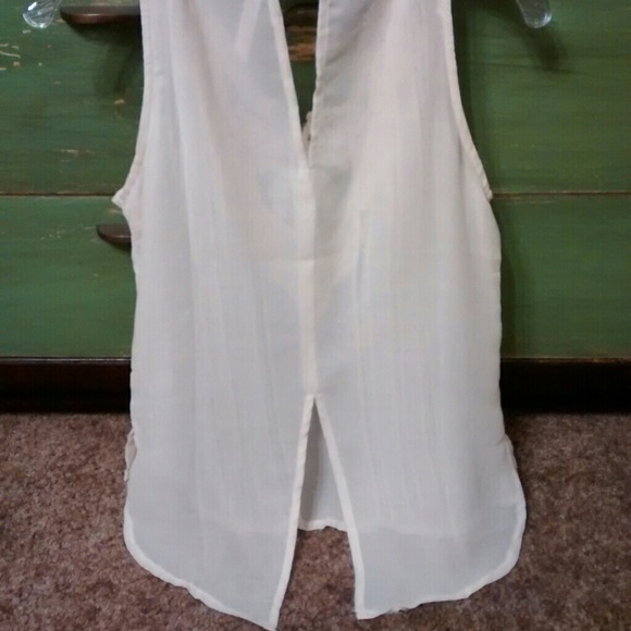 💜Sold💜Sheer Crochet Sleeveless Blouse - Picture 3 of 4