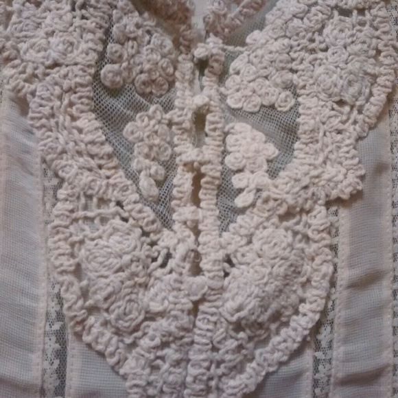 💜Sold💜Sheer Crochet Sleeveless Blouse - Picture 4 of 4