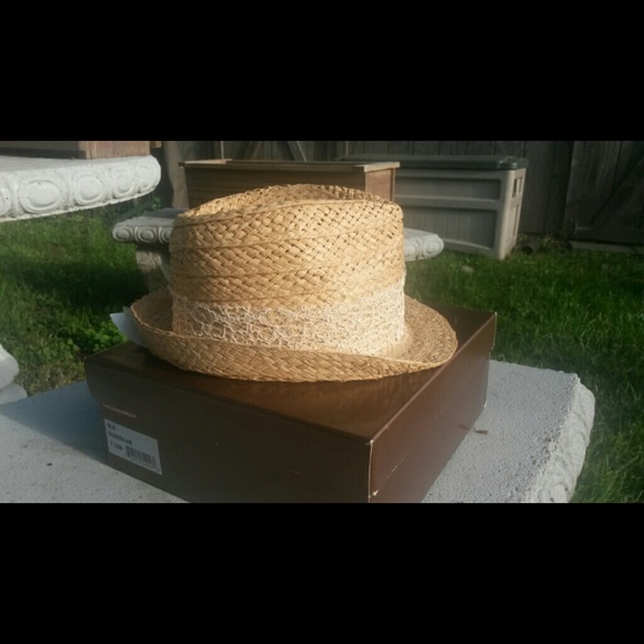 Sold - Picture 3 of 4