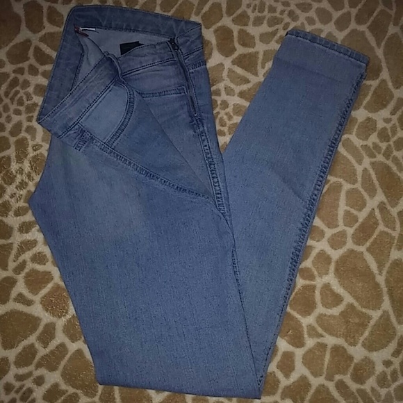 Skinny light blue jeans