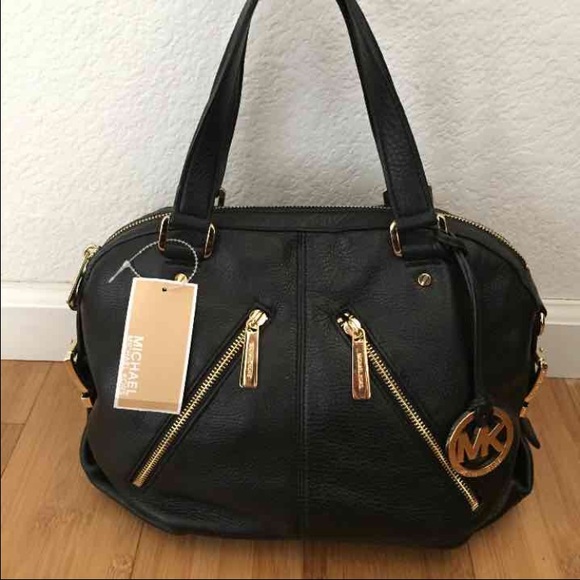 ⛔️SOLD⛔️Authentic NEW Michael Kors black purse
