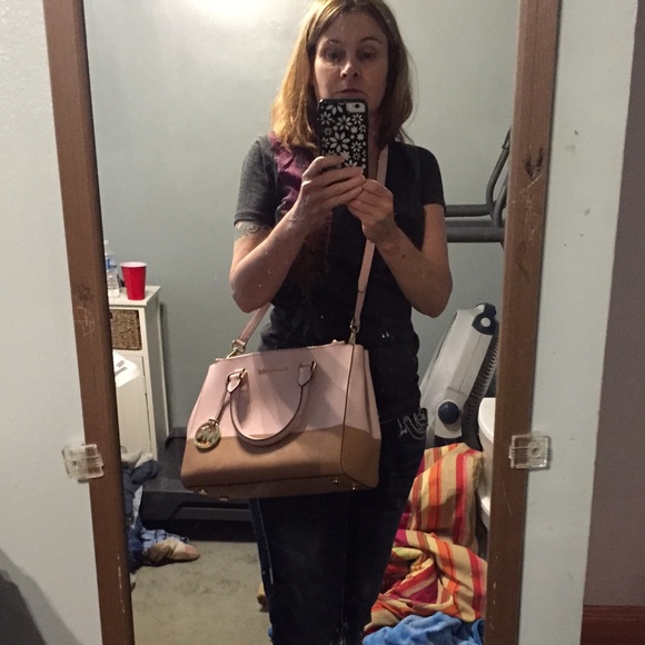 ❌SOLD❌MIchael Kors  Handbag - Picture 3 of 4