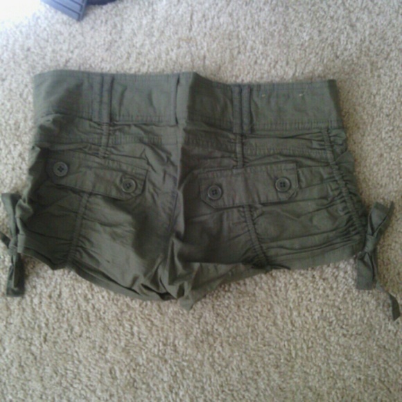 Army green short shorts - Picture 2 of 2