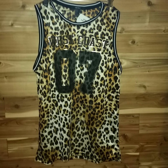 Stylish top - Picture 2 of 3