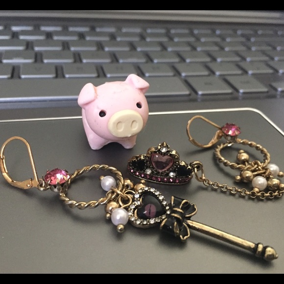 NWOT Crown and Scepter Earrings - Picture 2 of 3