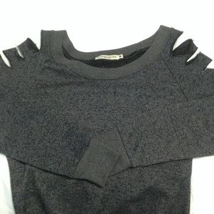 Grey sweater from Buckle