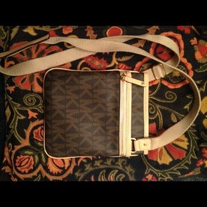 TRADED with AMALLORIE