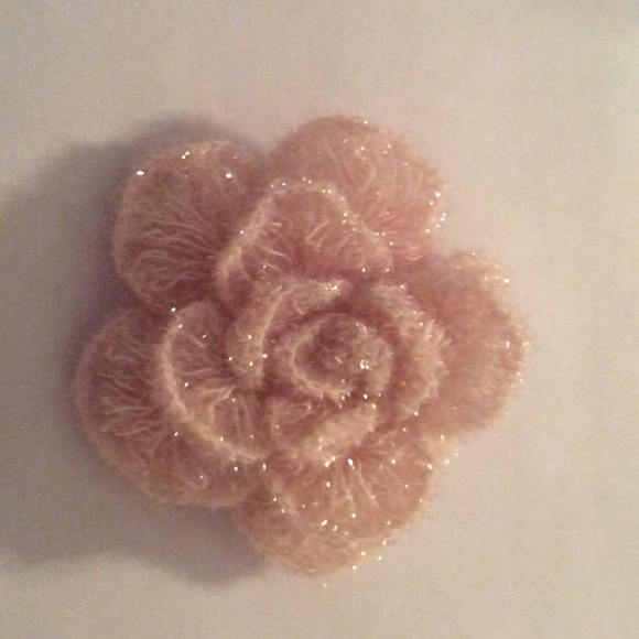 Light pink soft thread pin