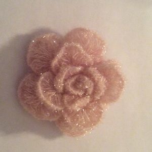 Light pink soft thread pin