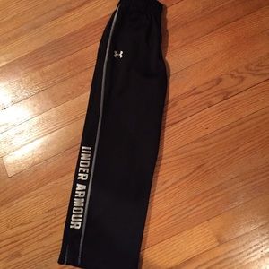 Boys size 6 Under Armour work out pants