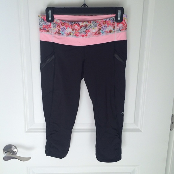 lululemon black crop pants- size 6