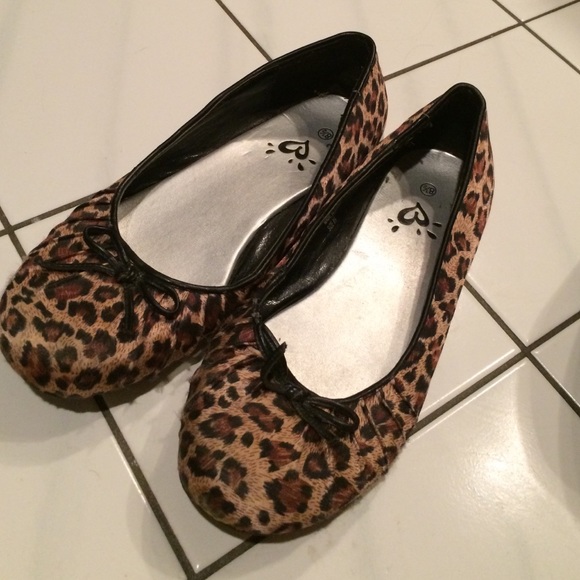 Justice leopard print flats women's size 8.5