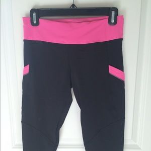 lululemon black and pink crop leggings - size 6