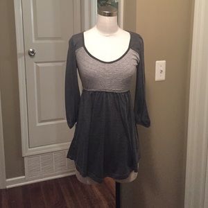 Gray 3/4 sleeve top