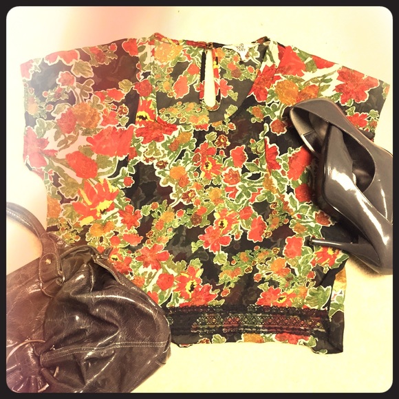 Loose lace/mesh Top