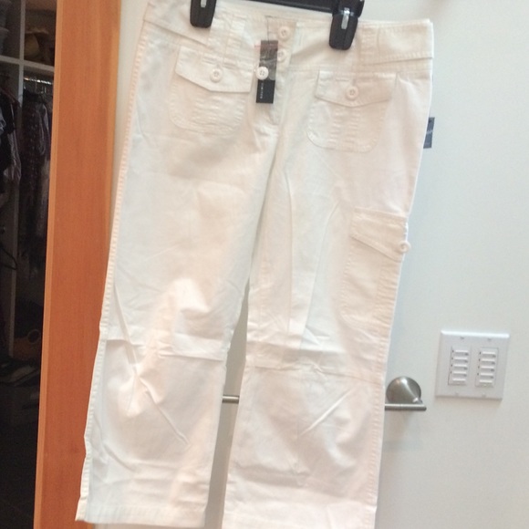 The Limited Cassidy Fit size 6 white Capri pants