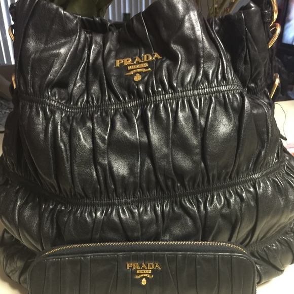 Authentic Prada purse and matching wallet SET🎀
