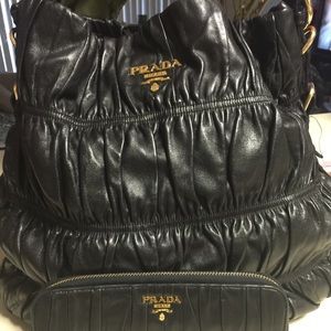Authentic Prada purse and matching wallet SET🎀