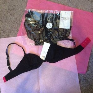Black lingerie set - size small (NWT)