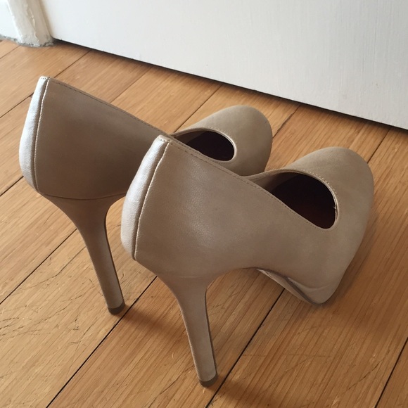 Nude high heels - Picture 2 of 3