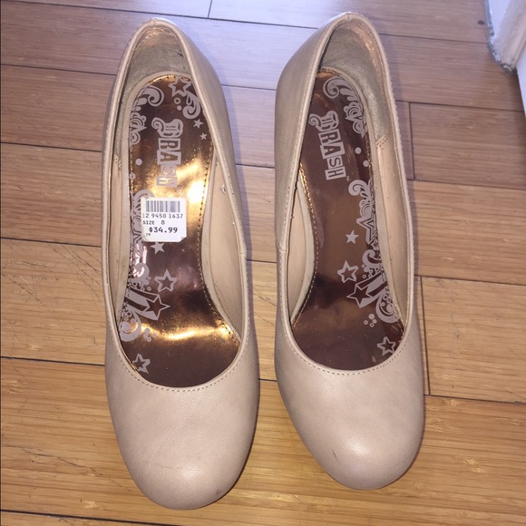 Nude high heels - Picture 3 of 3