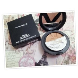 MAC Mineralize SPF 15 Foundation NC40