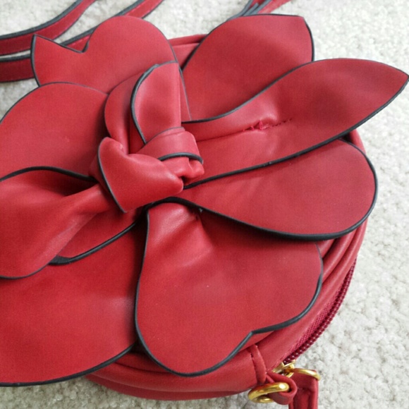 Red Flower Bag - Picture 2 of 3