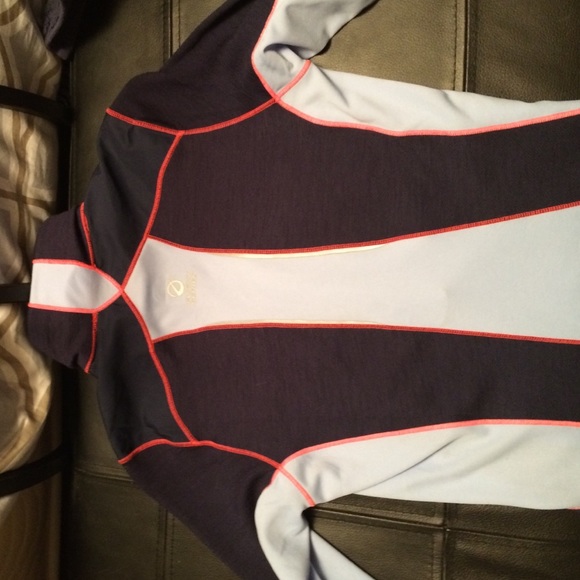 North face quarter zip brand new - Picture 3 of 3