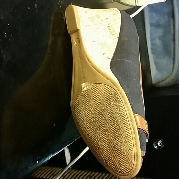 Heels - Picture 2 of 4